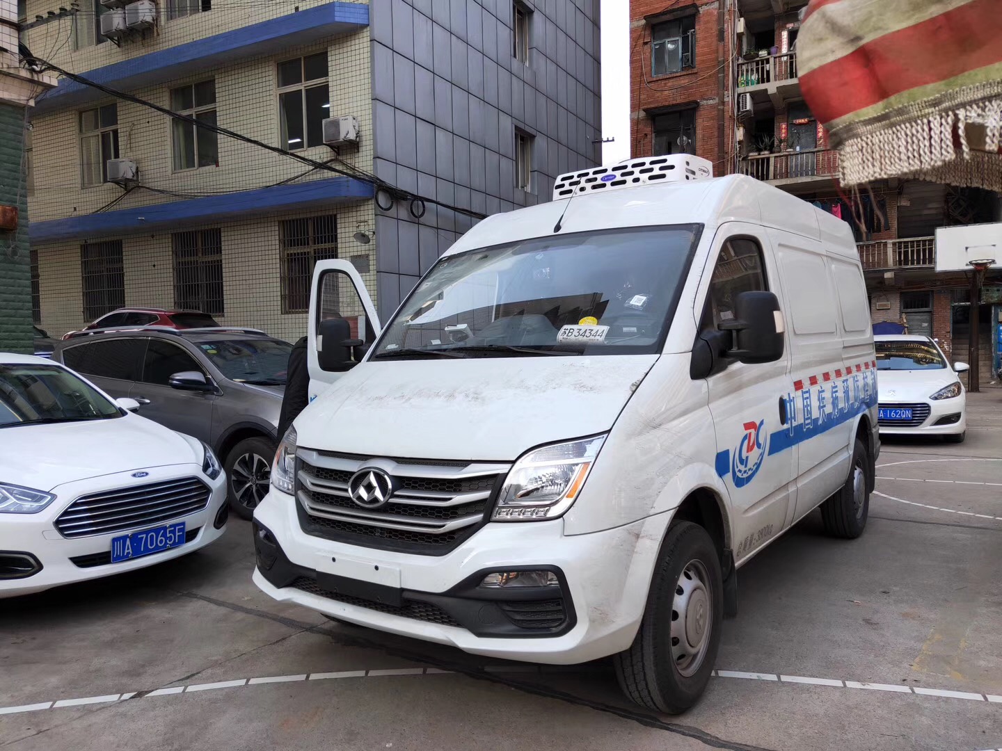 ����������