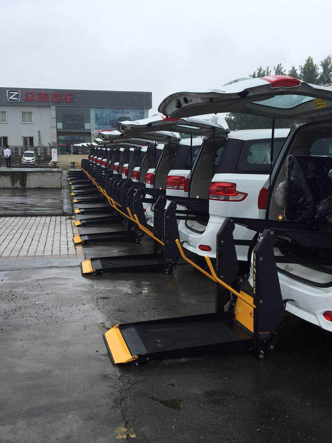 �м�����������59̨